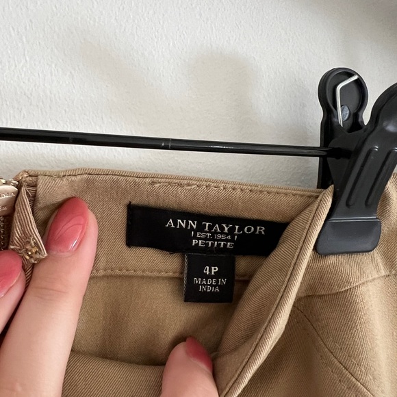 New ANN TAYLOR PENCIL SKIRT - Picture 3 of 3